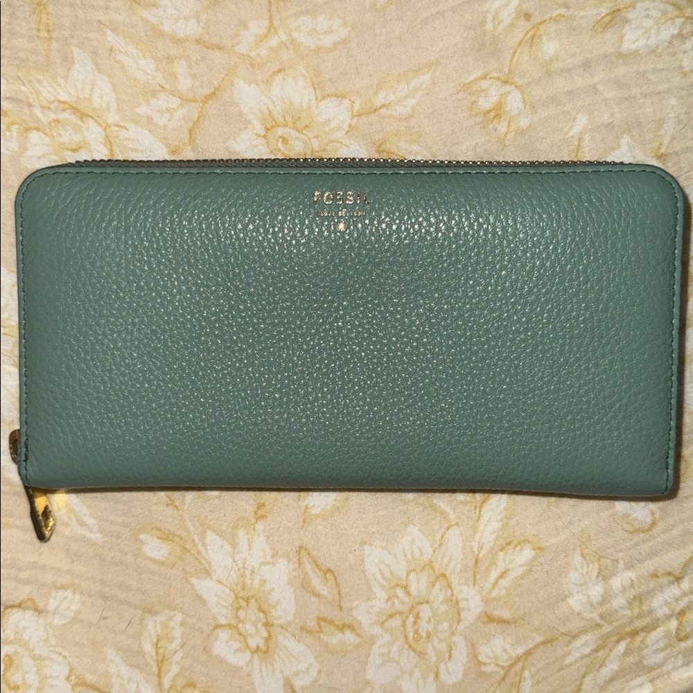 BEAUTIFUL FOSSIL MUTED TEAL WALLET.